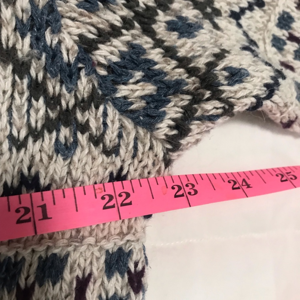 Ladies Sweater 🌹 - Picture 6 of 8